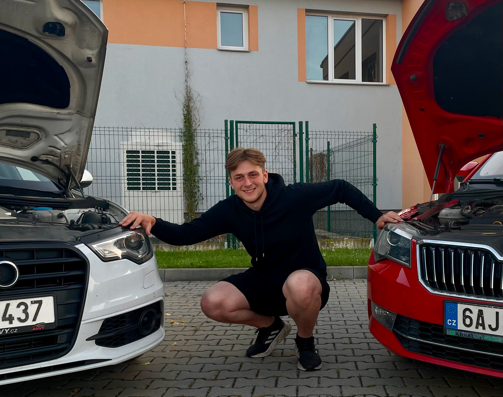 úvodní obrázek Honzy s auty